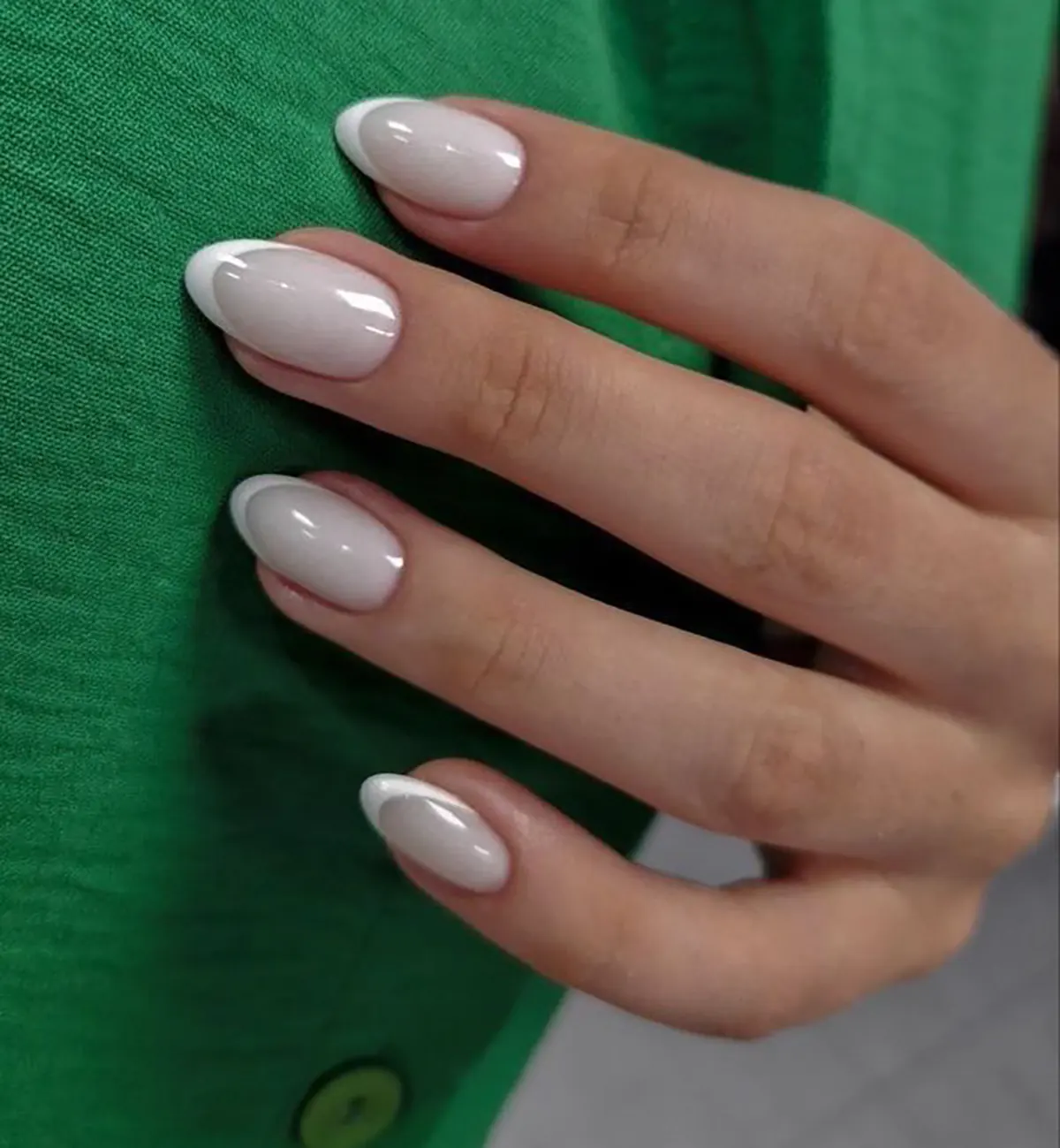 لاک ناخن سفید صدفی ناخن سفید شاین طرح ناخن سفید طلایی طرح ناخن سفید عروس طراحی ناخن با لاک سفید و صورتی طرح ناخن سفید دخترانه کاشت ناخن سفید ساده طرح ناخن سفید ساده