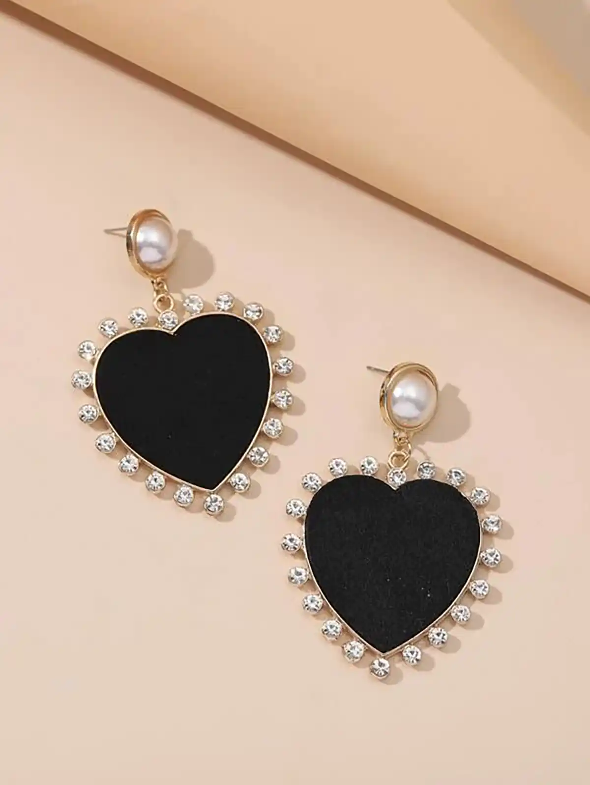 گوشواره حلقه ای طلا
گوشواره طلا جدید
گوشواره میخی
گوشواره میخی طلا
گوشواره طلا بچه گانه
گوشواره طلا ظریف
