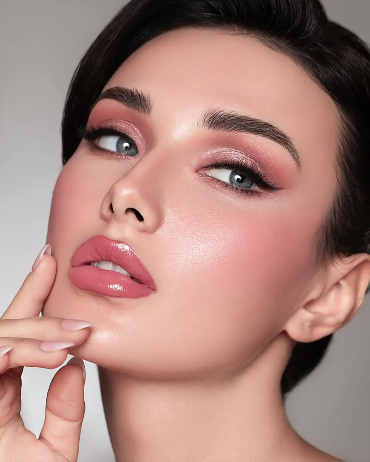 عکس آرایش دخترانه برای عروسی مدل ارایش دخترانه ساده و شیک برای عروسی مدل ارایش دخترانه ملایم فیلم آرایشی دخترانه جدید در مدرسه آرایش چشم ساده دخترانه میکاپ دخترانه برای عروسی اینستا آرایش دخترانه ساده و شیک ترفند آرایشی طولانی