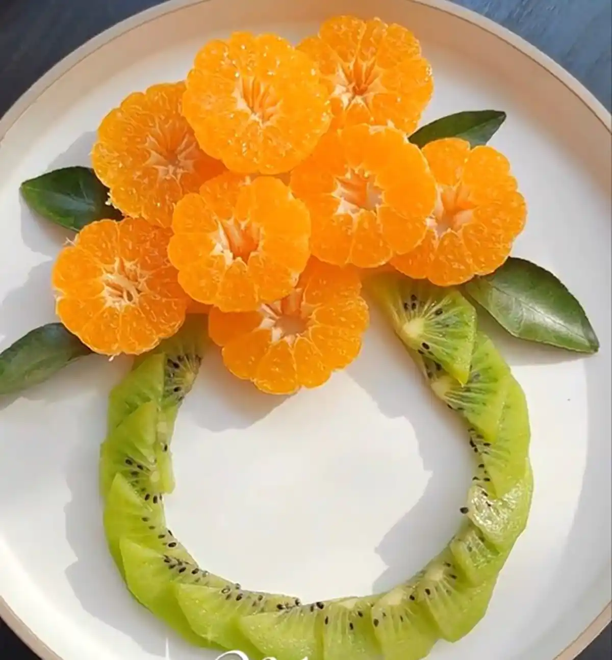 تزیین میوه برای مهمانی رسمی تزیین میوه خرد شده تک نفره تزیین میوه برای مهمانی ساده تزیین میوه خرد شده در ظرف تزیین میوه برای تولد میوه خرد شده در لیوان