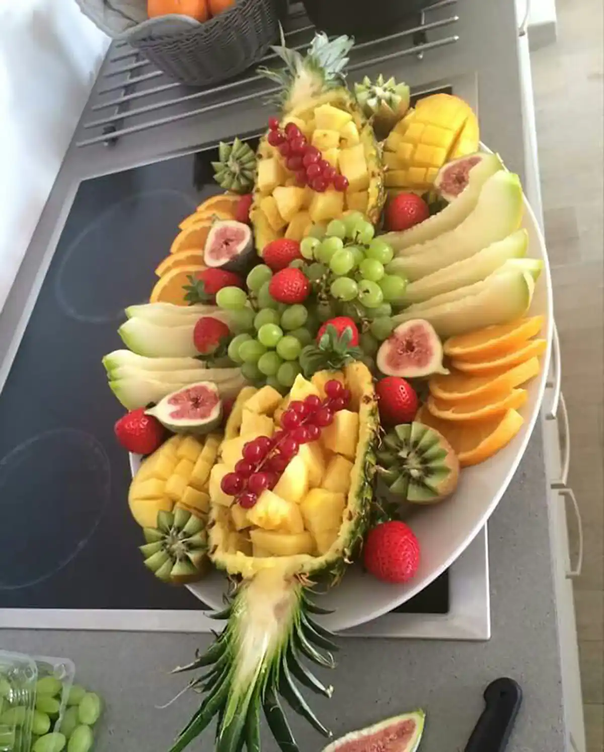 تزیین میوه برای مهمانی رسمی تزیین میوه برای مهمانی ساده تزیین میوه های پاییزی برای مدرسه تزیین میوه برای تولد تزیین میوه سالم تزیین میوه خرد شده