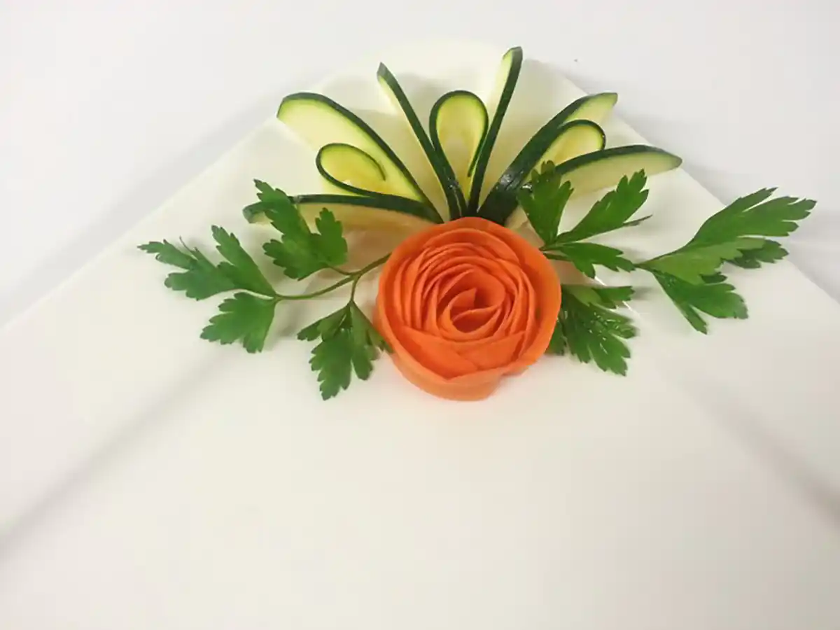 دورچین غذای بیرون بر آموزش دورچین غذا دورچین غذای ایرانی انواع دورچین غذا گارنیش غذا طرز تهیه گارنیش