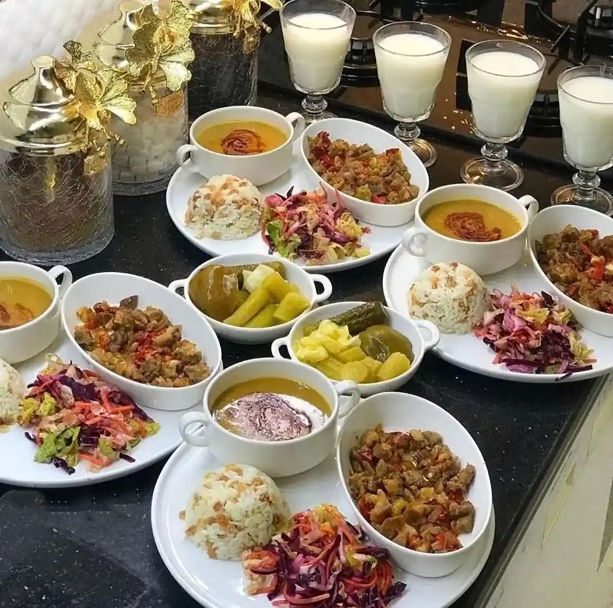 چیدمان غذا شیک
