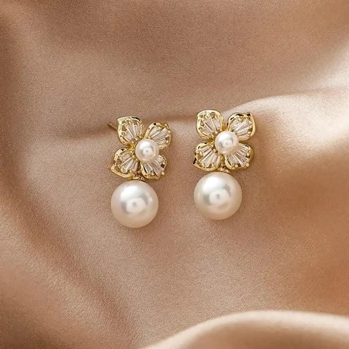 گوشواره حلقه ای آویزدار
گوشواره حلقه ای کوچک طلا
گوشواره میخی طلا دیجی کالا
گوشواره حلقه ای طلا
گوشواره حلقه ای ساده
گوشواره حلقه ای استیل
