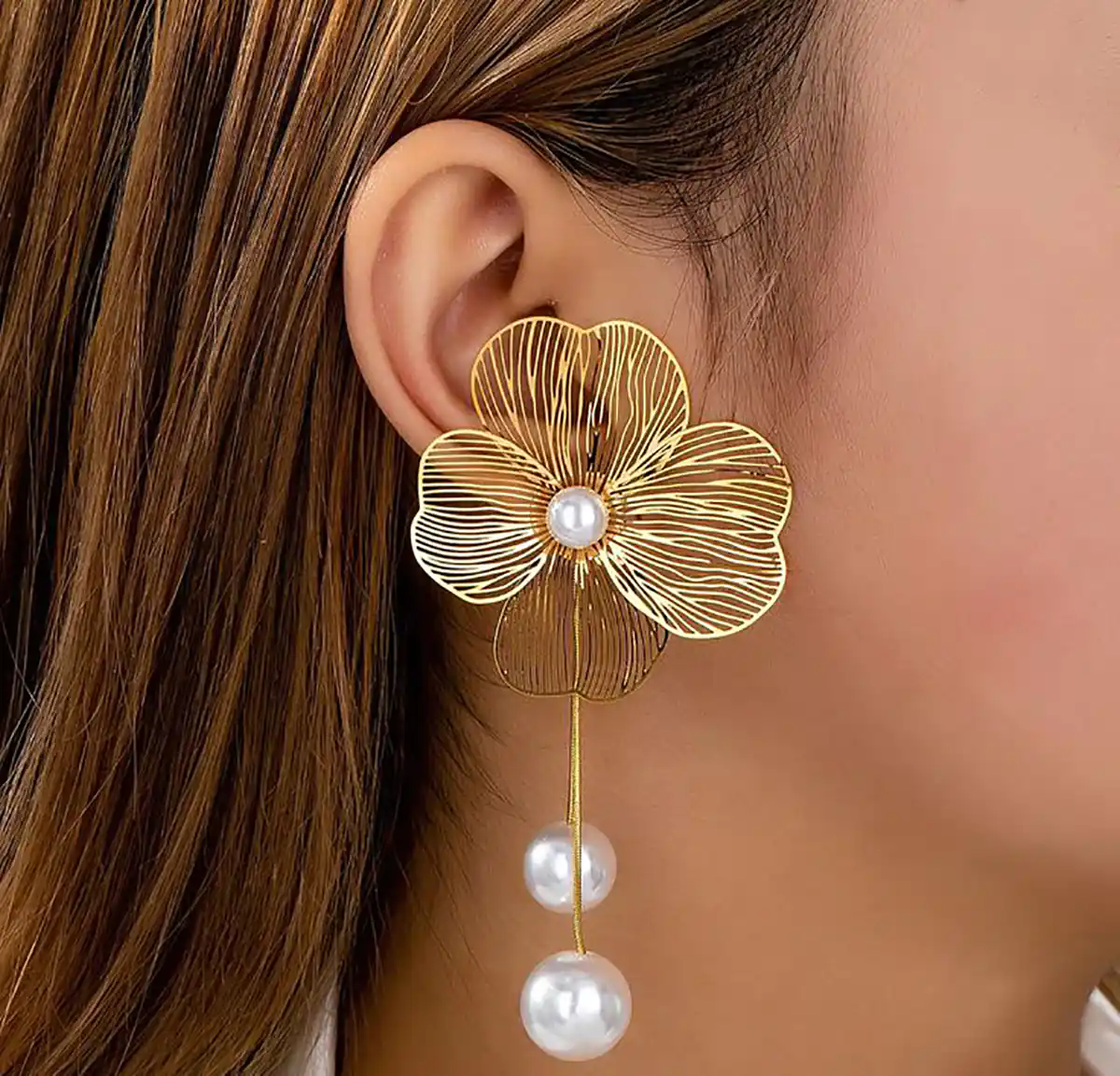 گوشواره حلقه ای طلا گوشواره طلا ظریف گوشواره میخی لیست قیمت گوشواره طلا گوشواره حلقه ای جدید طلا گوشواره حلقه ای آویزدار