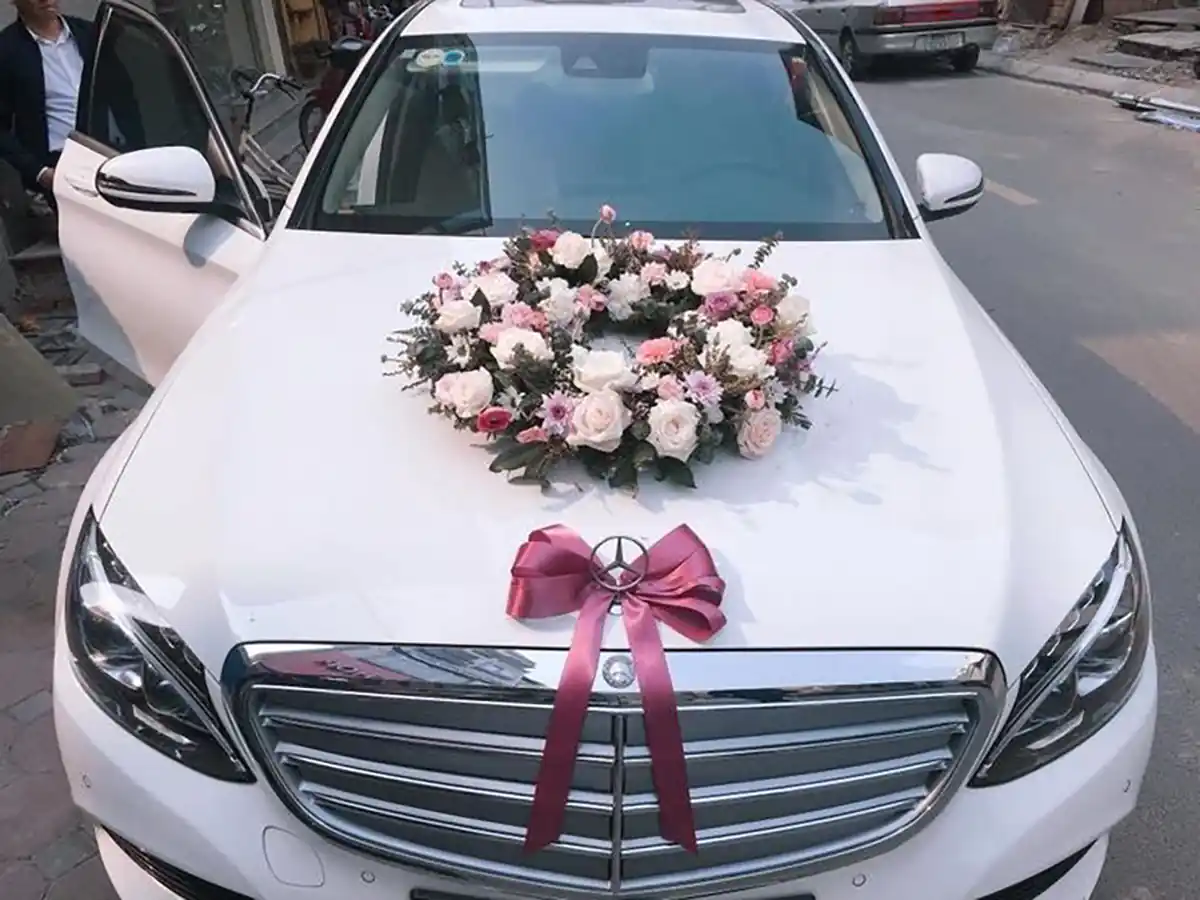 ماشین عروس ساده
گل ماشین عروس
دسته گل عروس
اجاره ماشین عروس کلاسیک در تهران
چسب مخصوص تزیین ماشین عروس
اجاره ماشین عروس کرج
