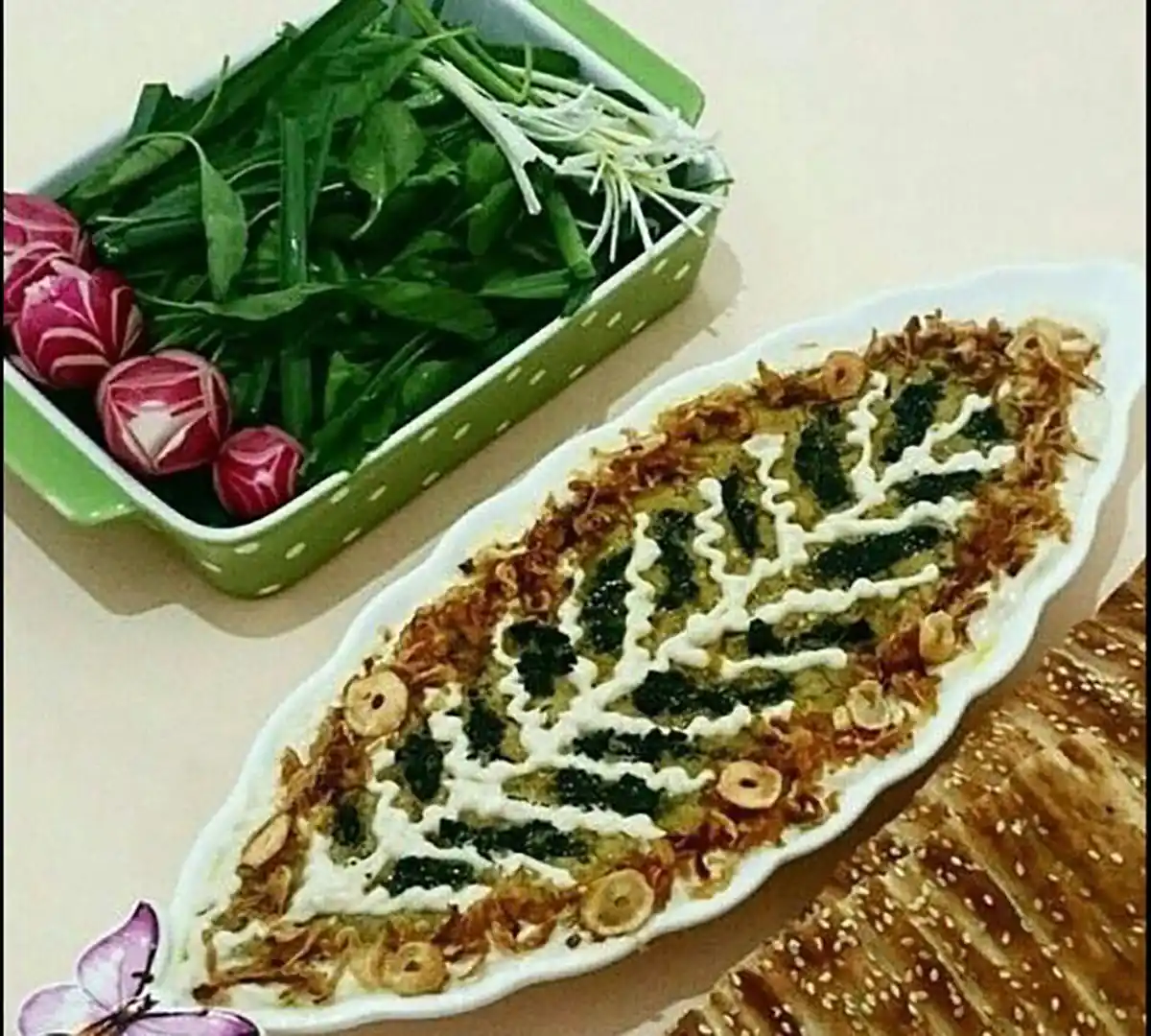  آش رشته مجلسی
تزیین ساده آش رشته
آش رشته برای 4 نفر
آش رشته برای 10 نفرآش رشته برای 20 نفر
