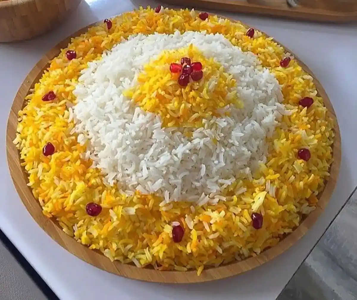تزیین برنج ساده و زیبا تزیین برنج برای مدرسه تزیین برنج عروس شابلون تزیین برنج تزیین برنج و مرغ تزیین برنج بدون قالب 