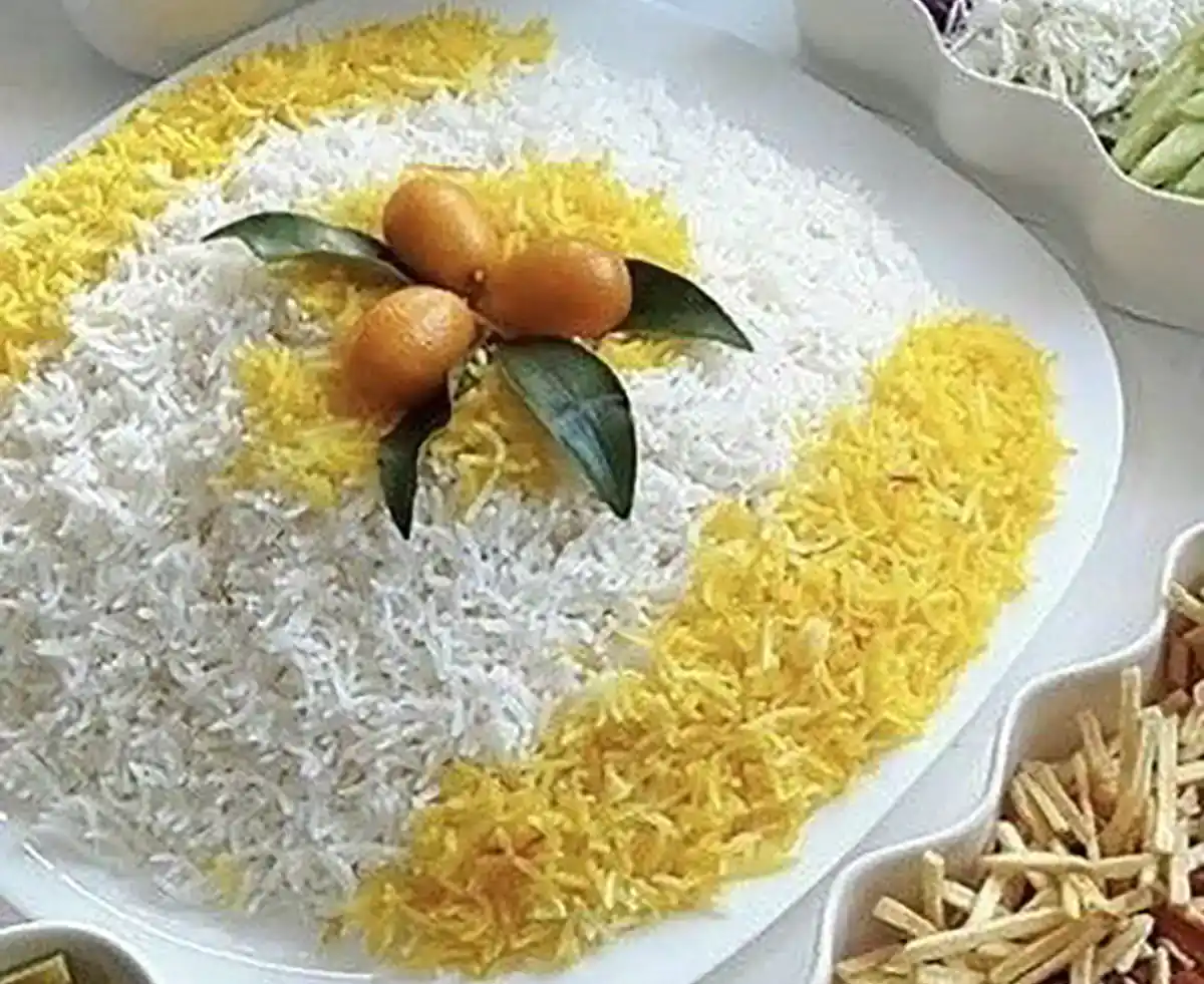 تزیین برنج ساده و زیبا تزیین برنج برای مدرسه تزیین برنج عروس شابلون تزیین برنج تزیین برنج و مرغ تزیین برنج بدون قالب 