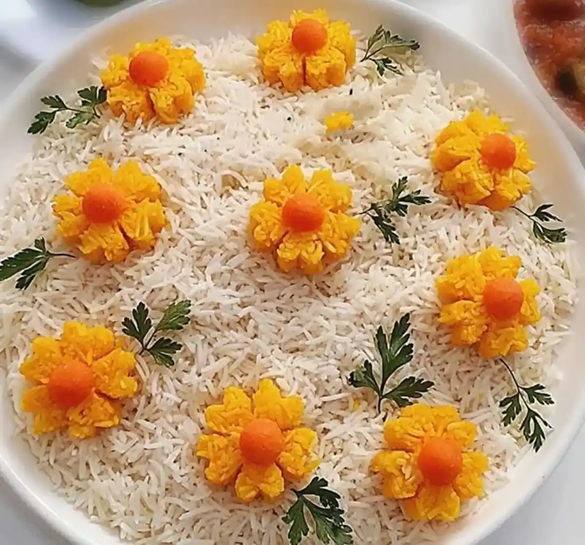 تزیین برنج ساده و زیبا تزیین برنج برای مدرسه تزیین برنج عروس شابلون تزیین برنج تزیین برنج و مرغ تزیین برنج بدون قالب 
