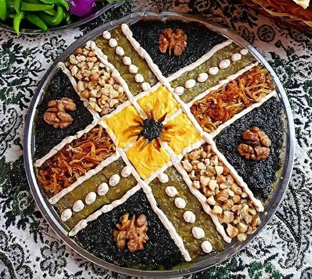  کشک برای تزیین آش رشته
تزیین ساده آش رشته
عکس آش رشته