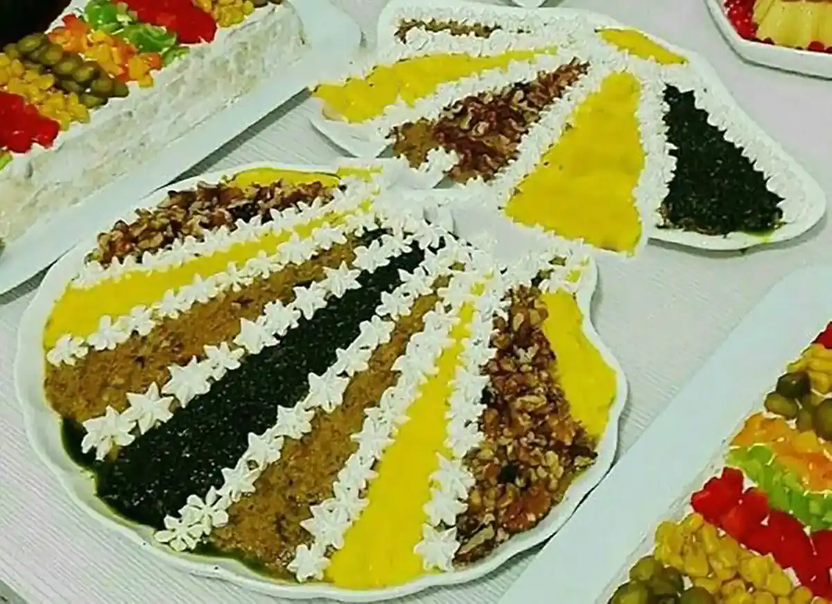  کشک برای تزیین آش رشته
تزیین ساده آش رشته
عکس آش رشته