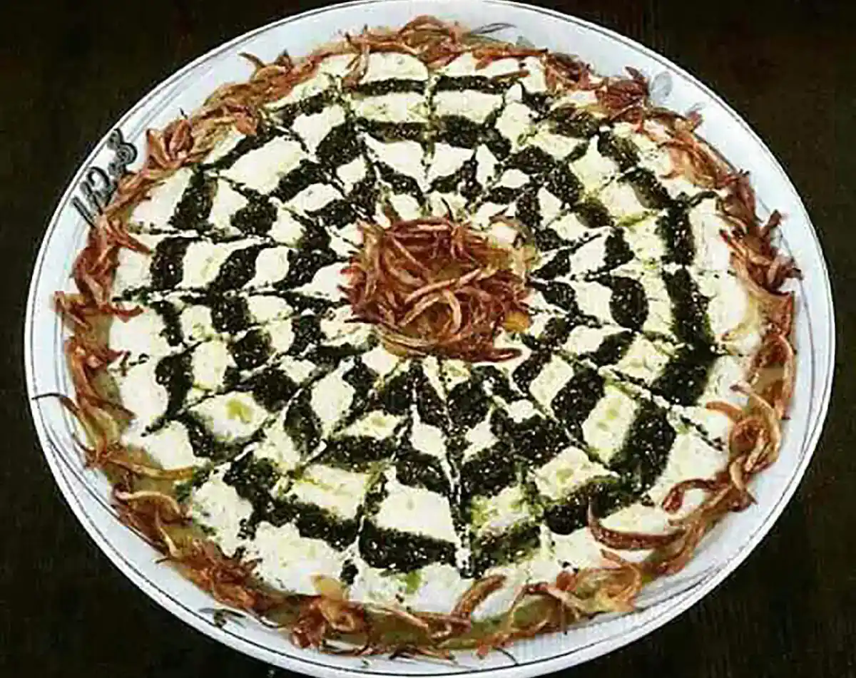  کشک برای تزیین آش رشته
تزیین ساده آش رشته
عکس آش رشته