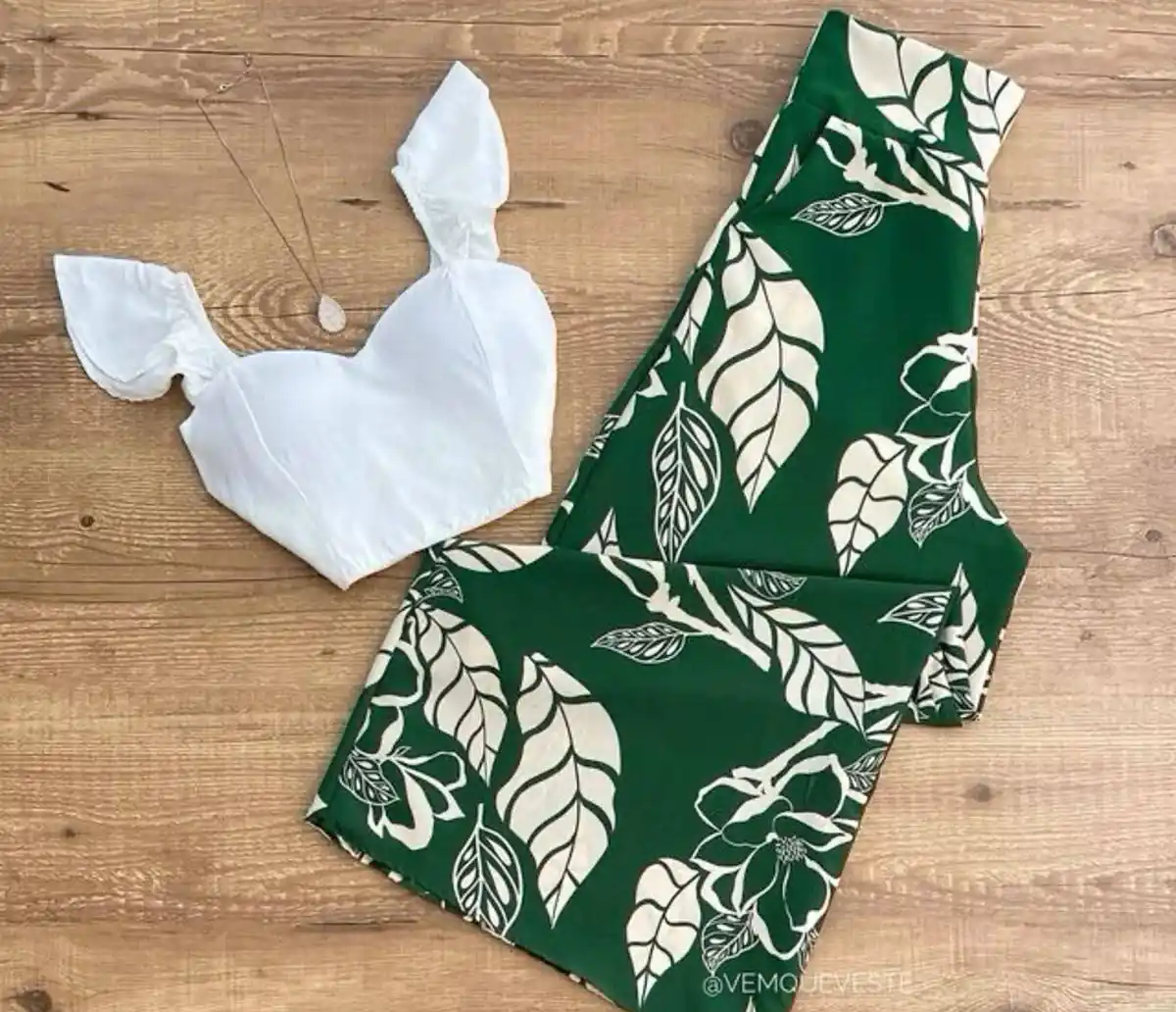 ست نیم تنه و شلوار مجلسی
نیم تنه با شلوار گشاد مجلسی
انواع نیم تنه مجلسی
زیر نیم تنه بافت چی بپوشیم
نیم تنه دخترانه فانتزی
نیم تنه مجلسی با شلوار دمپا
