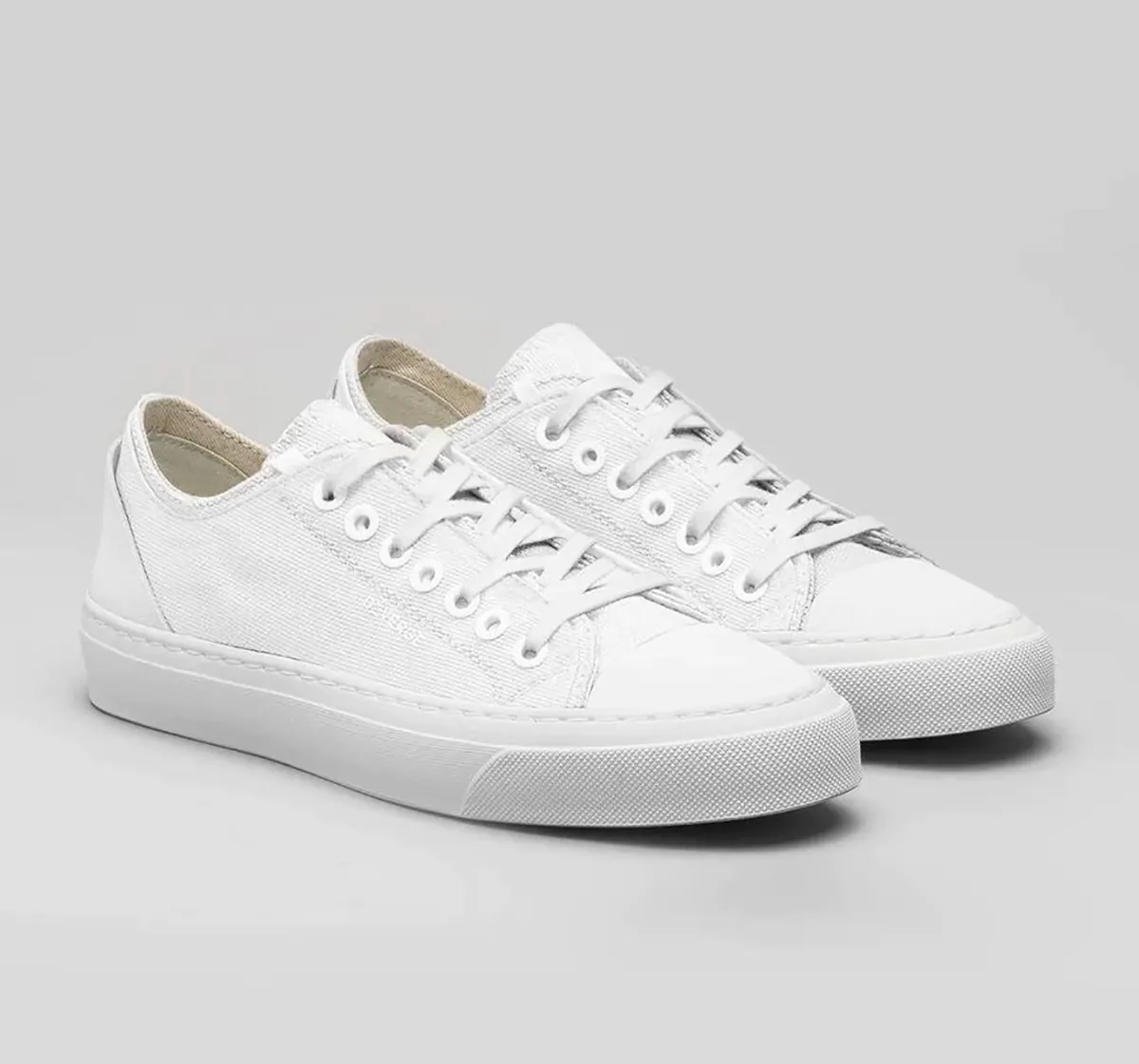 اسنیکرز کلاسیک سفید shoes
اسنیکرز کلاسیک سفید men's