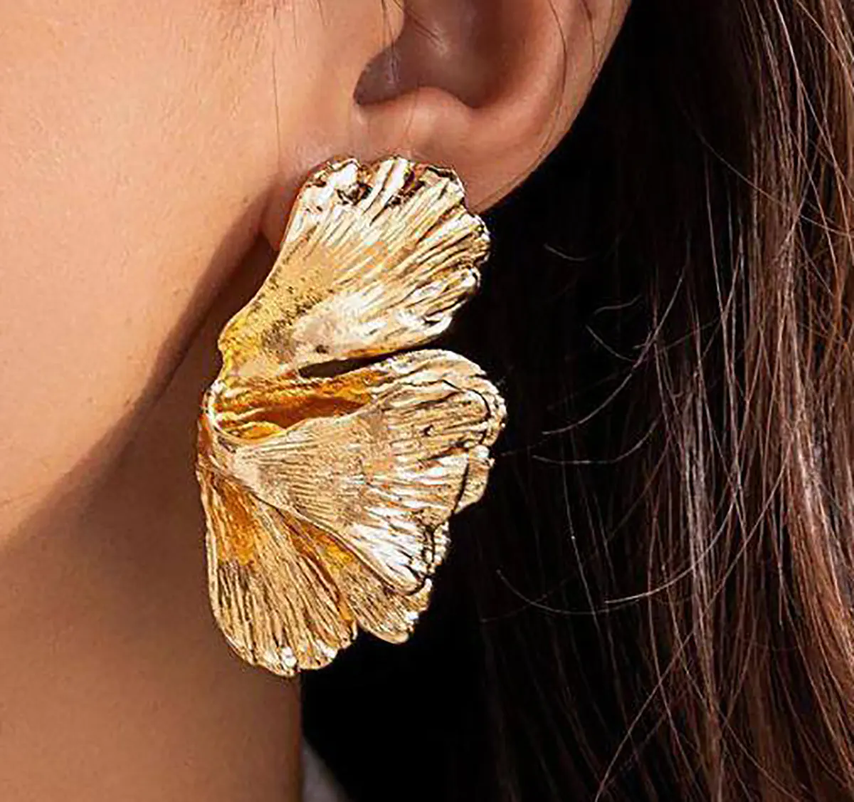 گوشواره فانتزی
گوشواره حلقه ای بزرگ
گوشواره طلا حلقه ای
گوشواره طلا بچه گانه
گوشواره حلقه ای آویزدار
گوشواره آویز طلا