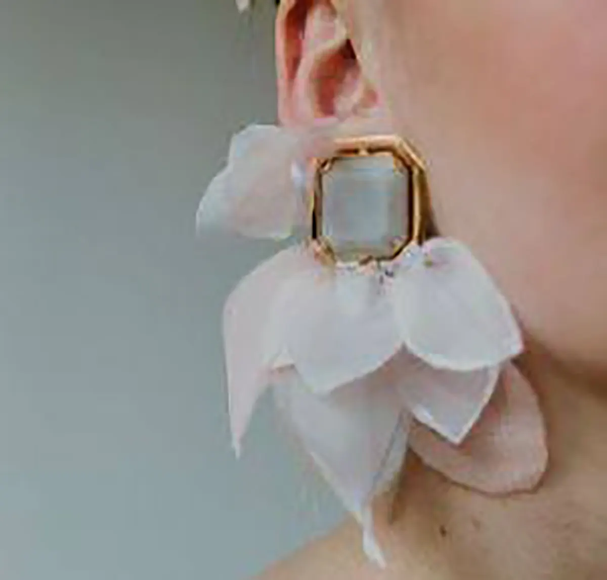 گوشواره فانتزی
گوشواره حلقه ای بزرگ
گوشواره طلا حلقه ای
گوشواره طلا بچه گانه
گوشواره حلقه ای آویزدار
گوشواره آویز طلا