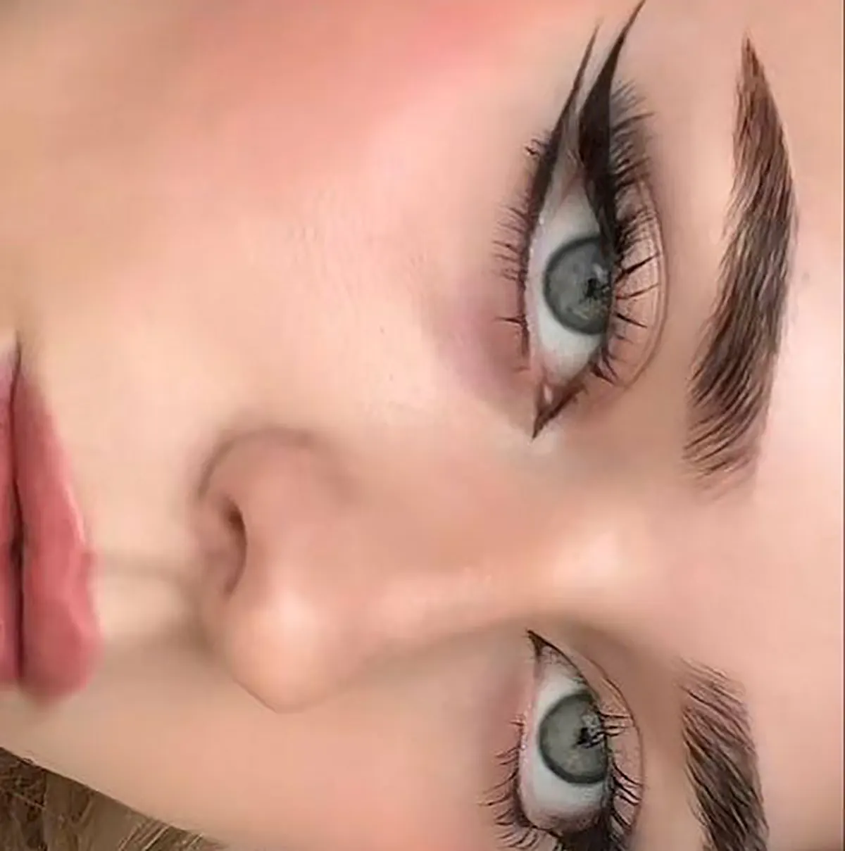 خط چشم گربه ای با قاشق
خط چشم گربه ای برای چشم بادامی
آرایش چشم گربه ای دودی
خط چشم گربه ای نازک دخترانه
خط چشم گربه ای به چه چشمی میاد
خط چشم گربه ای برای پلک افتاده
خط چشم گربه ای ساده
خط چشم گربه ای دخترانه