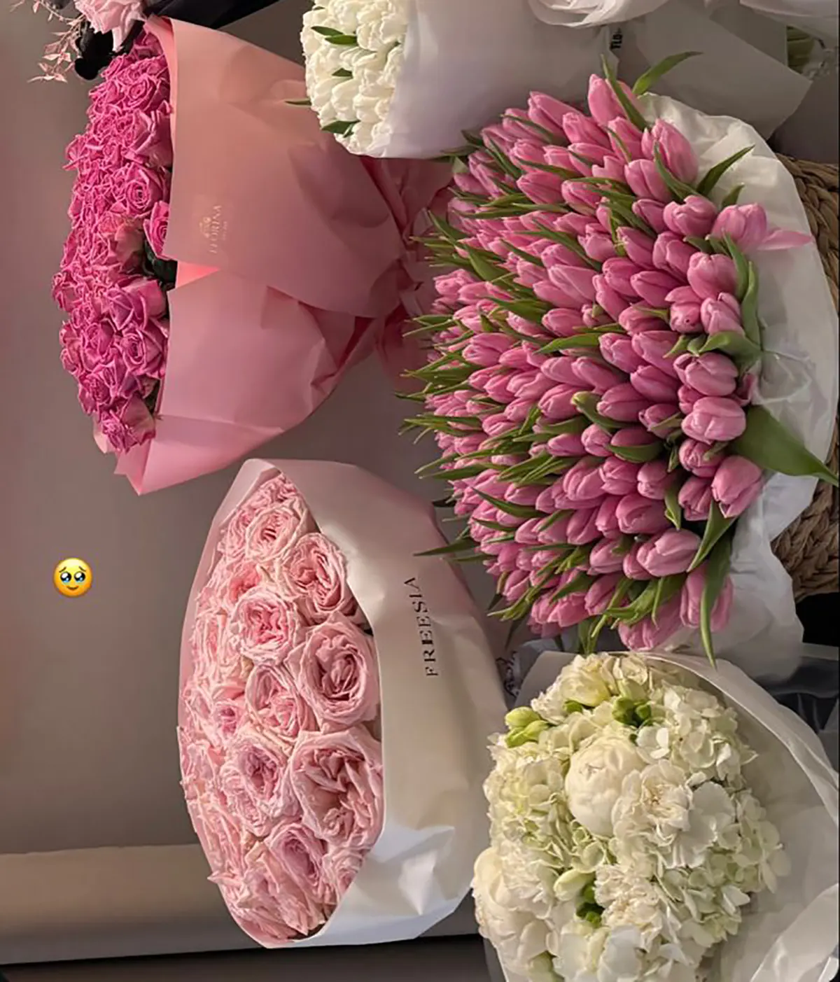 دسته گل ساده و شیک دسته گل کوچک برای هدیه دسته گل لاکچری دسته گل کوچک و شیک دسته گل خاص عکس دسته گل طبیعی عکس دسته گل زیبا برای هدیه دسته گل هدیه