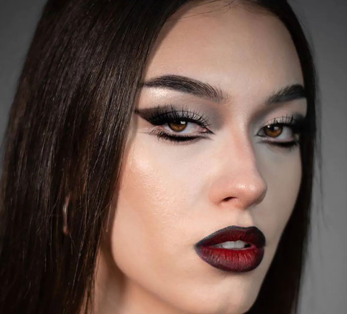 رژ لب سیاه
رژ لب سفید
رژ لب بنفش
رژ لب قرمز
رژ لب آبی
ماتیک قرمز
