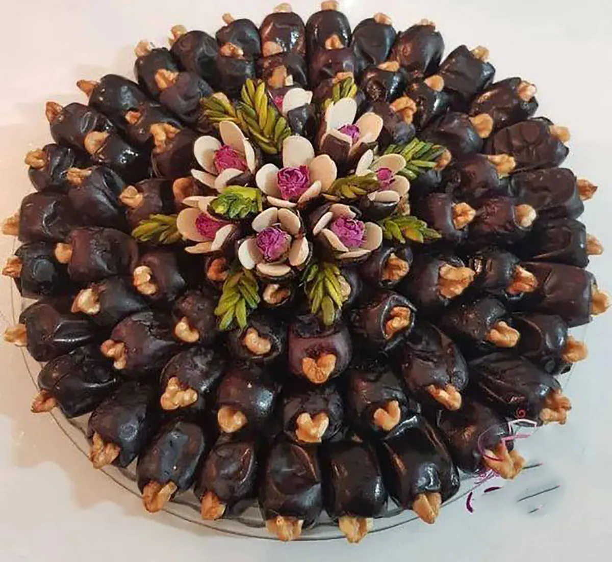 تزیین خرما برای مراسم ختم
تزیین حلوا برای مراسم ختم
خرما و حلوا مجلسی
طرز تهیه حلوا مجلسی برای ۲۰ نفر
چیدن خرما در ظرف
تزیین حلوا تک نفره