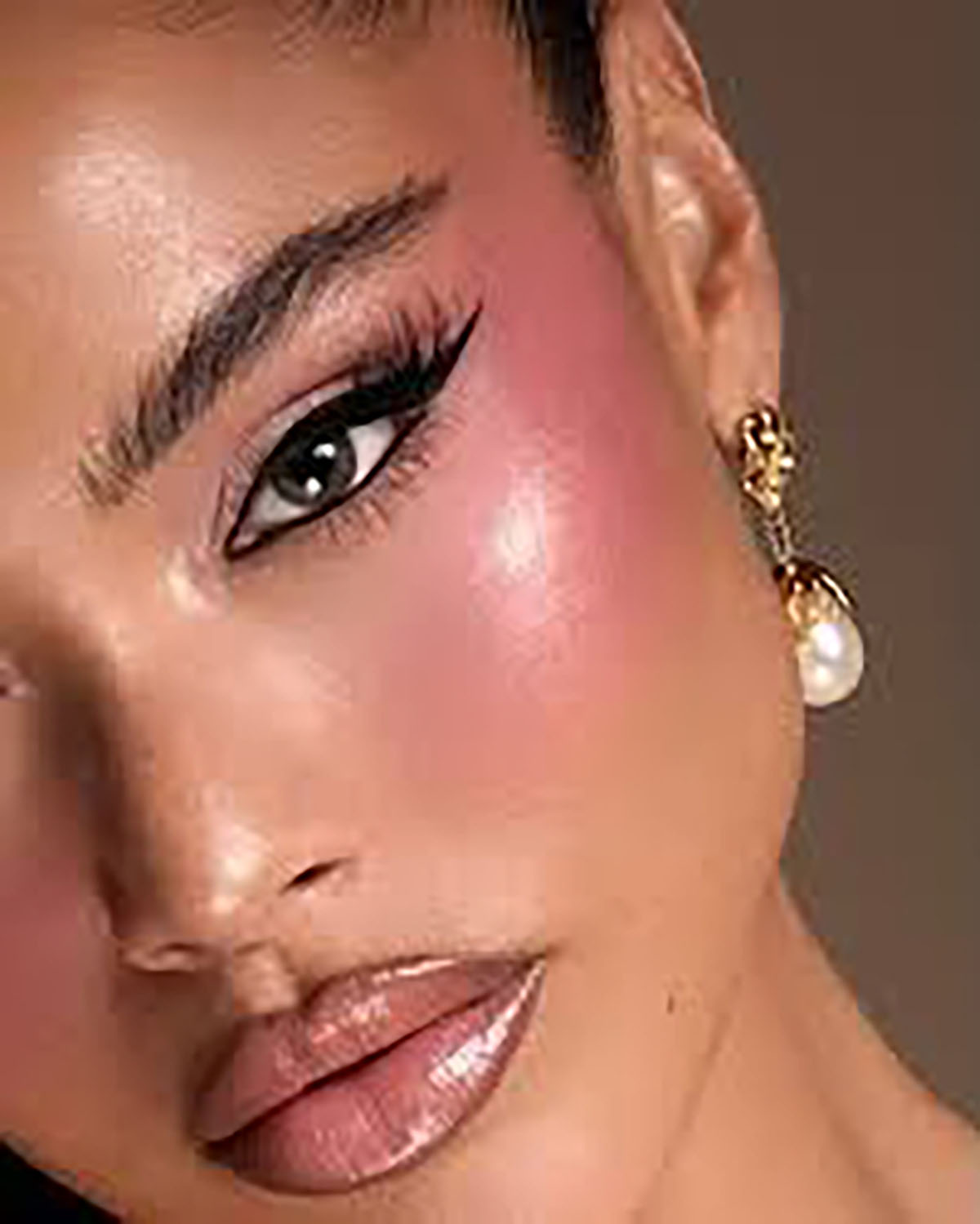 مدل گونه برجسته 