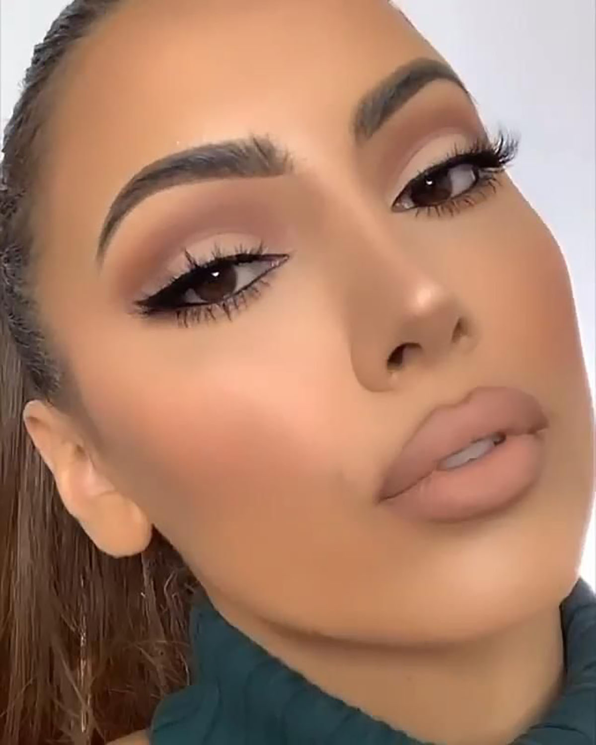 سایه چشم اکلیلی عروس 