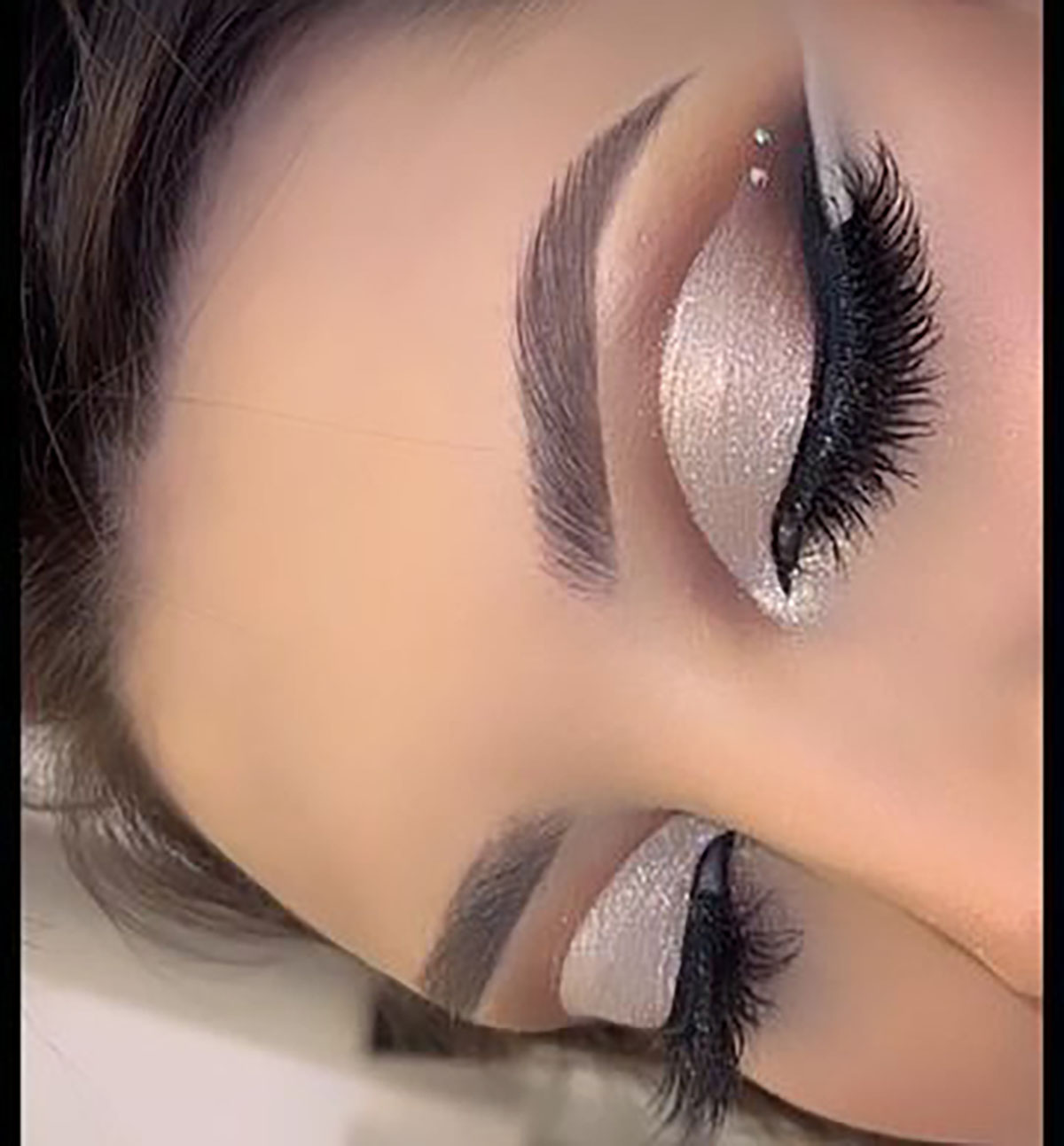 سایه چشم اکلیلی مایع 