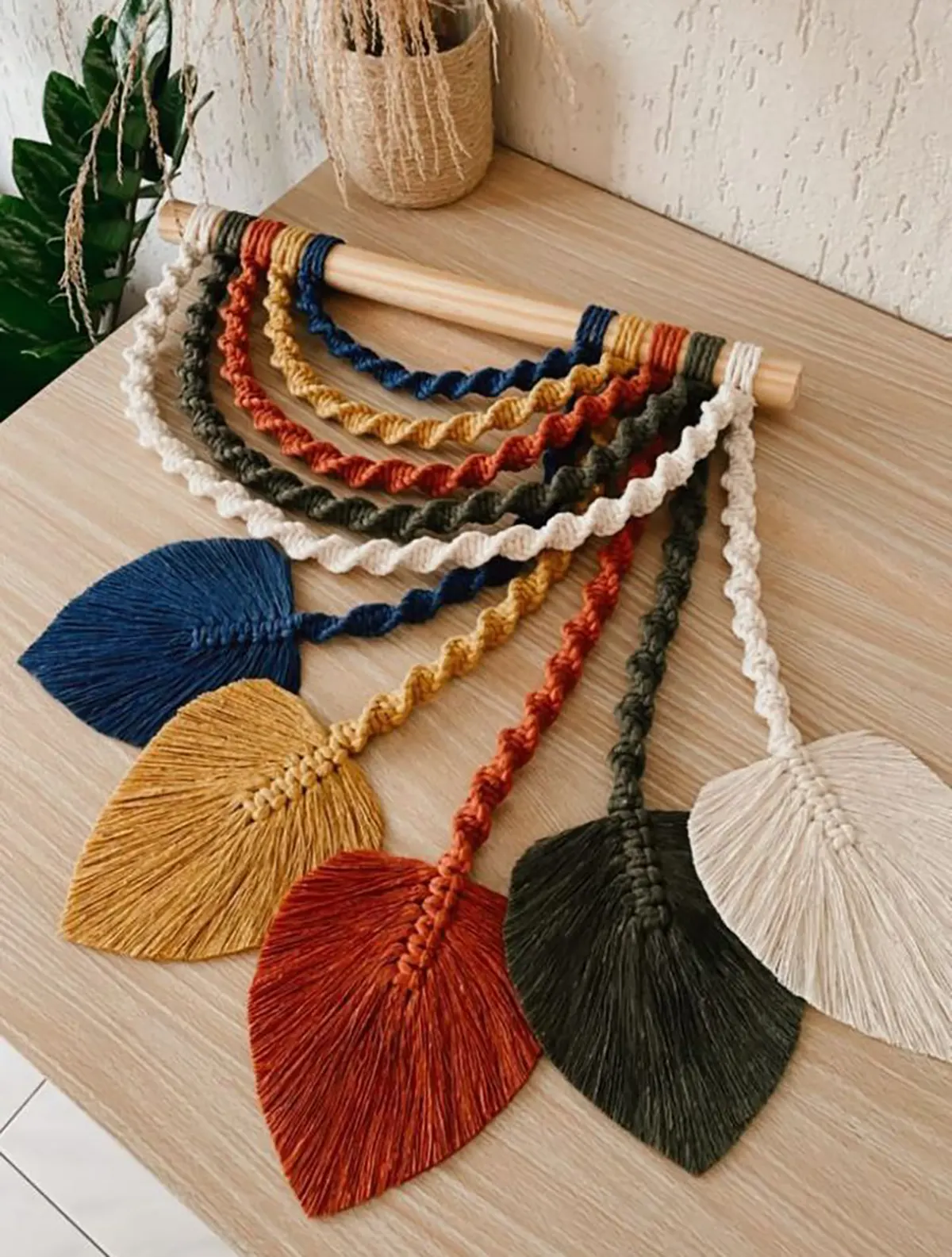دیوارکوب مکرومه رنگی 