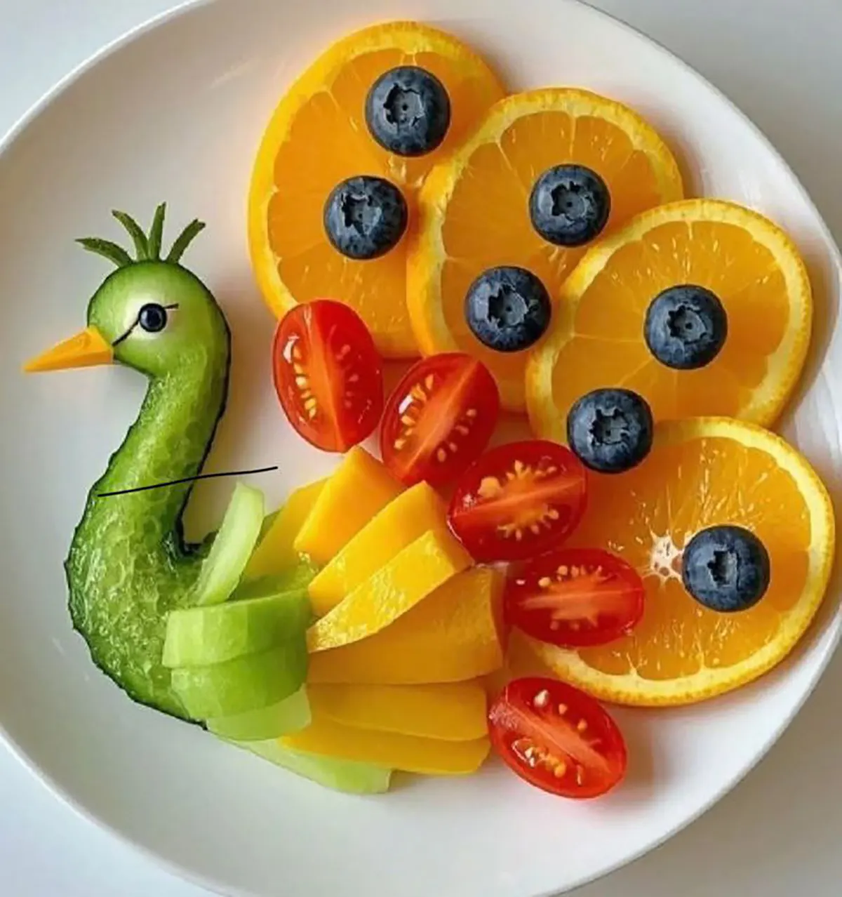 تزیین میوه با سیخ چوبی
