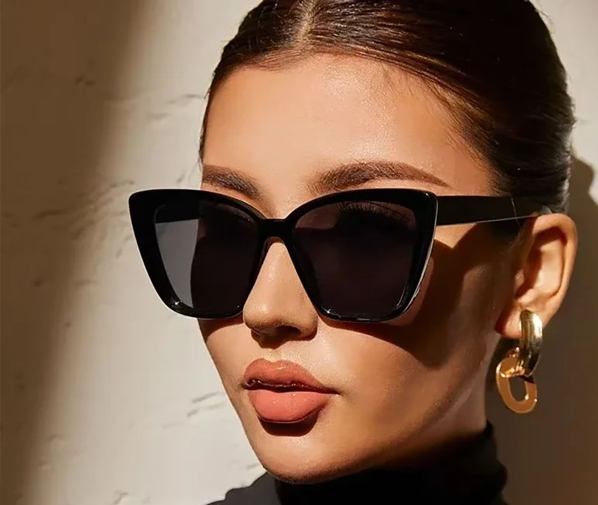 عینک گربه ای به چه صورتی میاد 