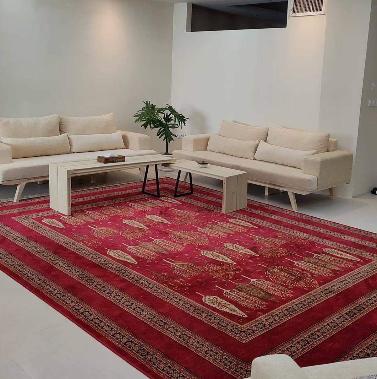 فرش سنتی قرمز