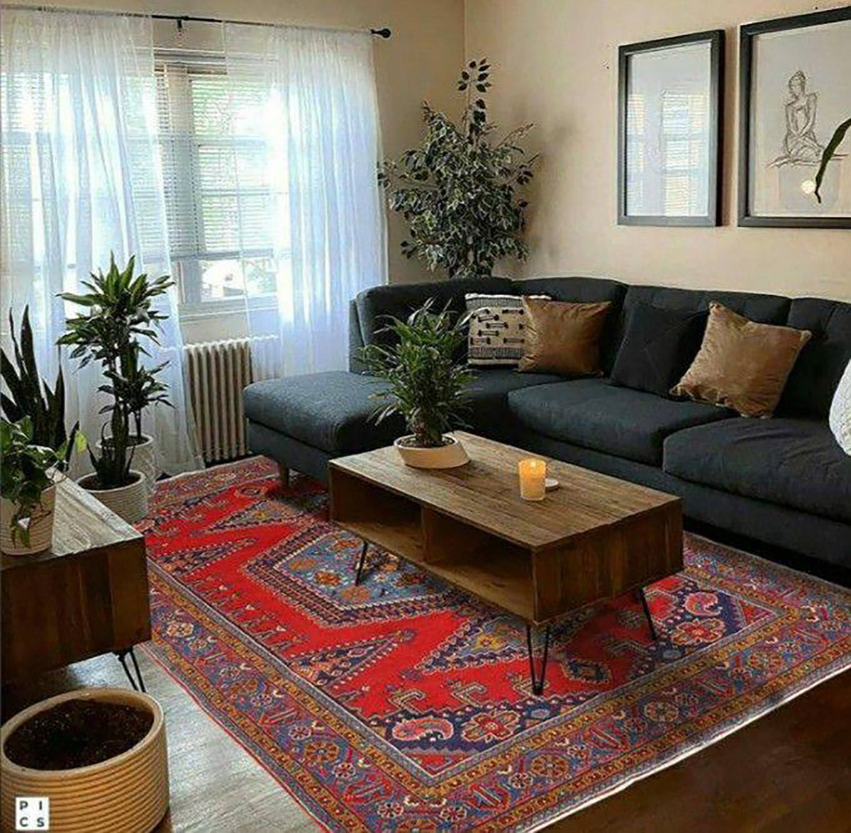 دیزاین خانه با فرش قرمز