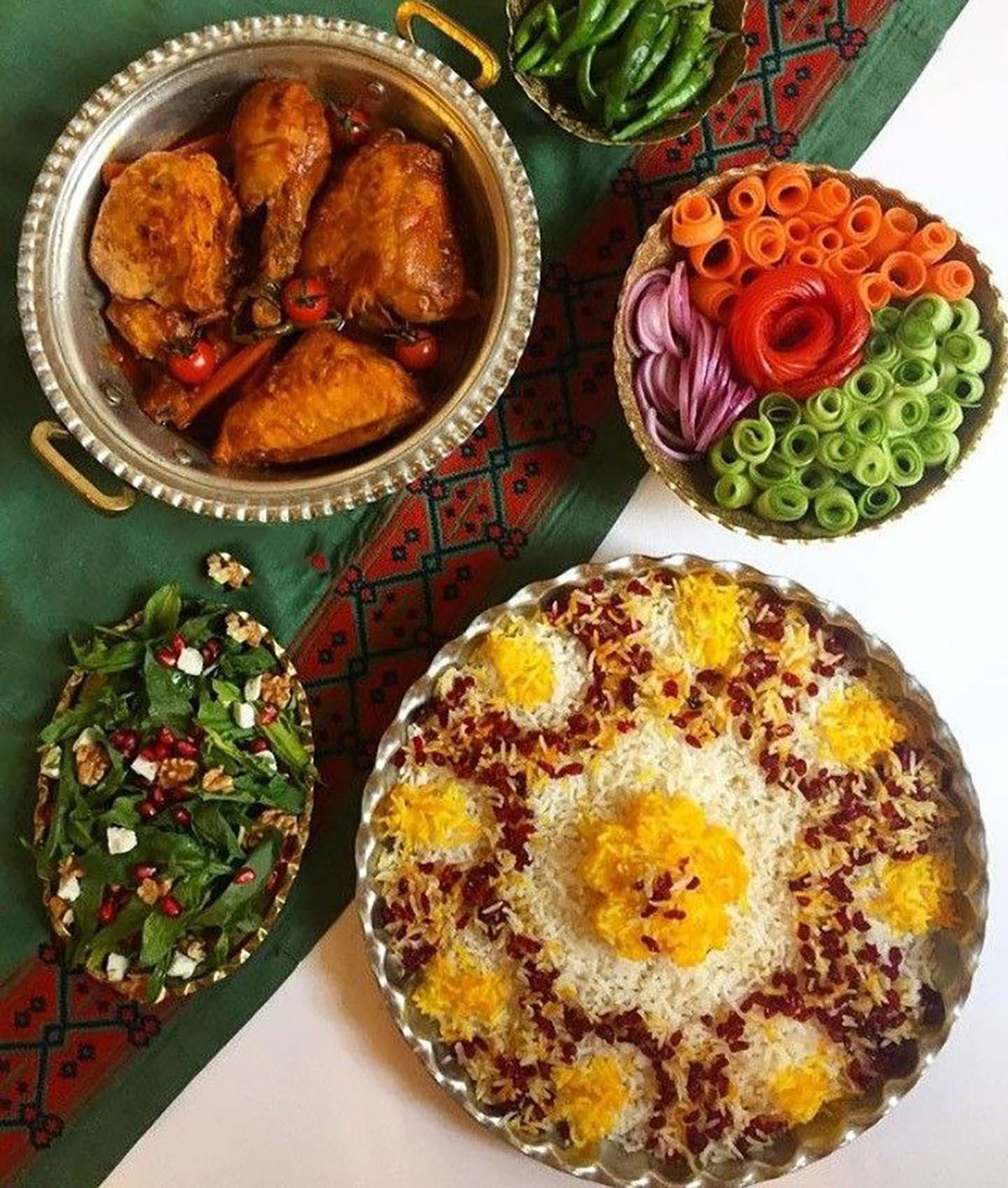 تزیین برنج مجلسی با زعفران