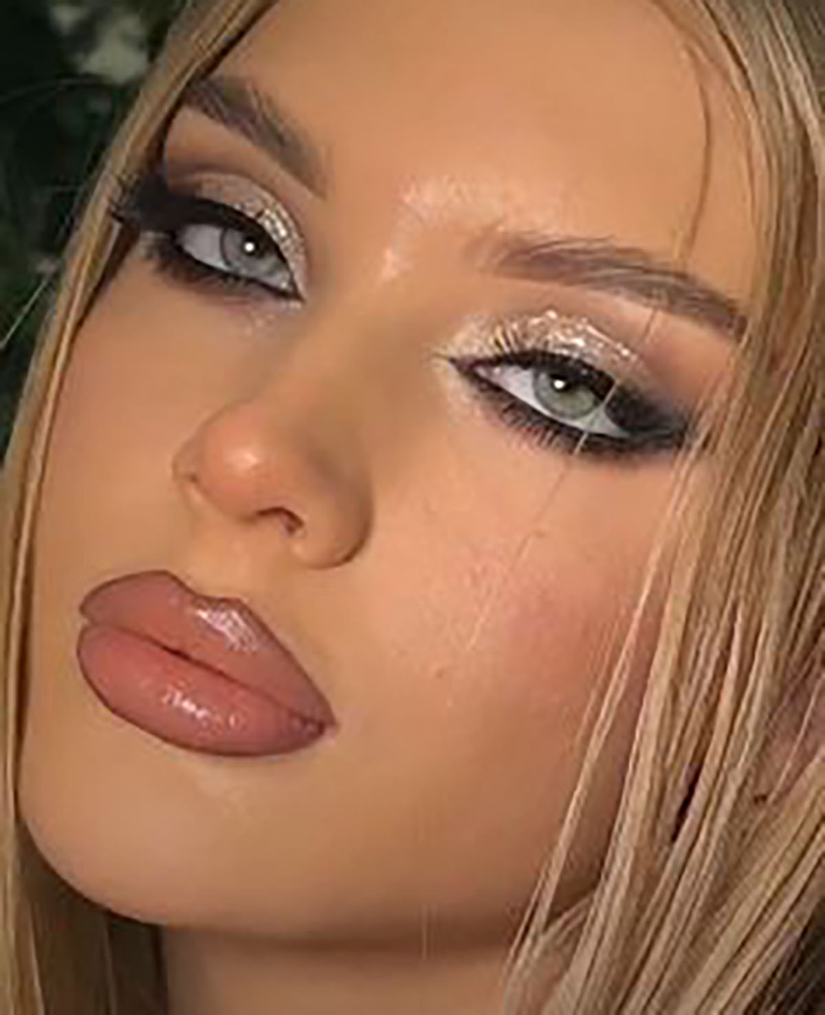 خط لب گوشتی