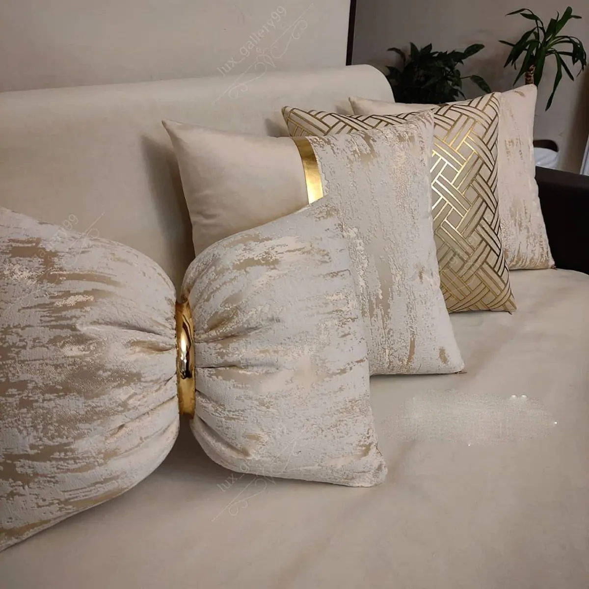 کوسن مخمل برجسته