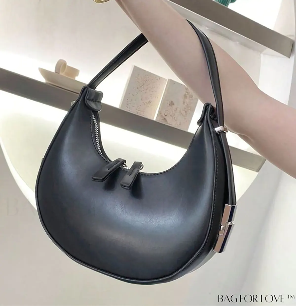 کیف نیم دایره زرشکی