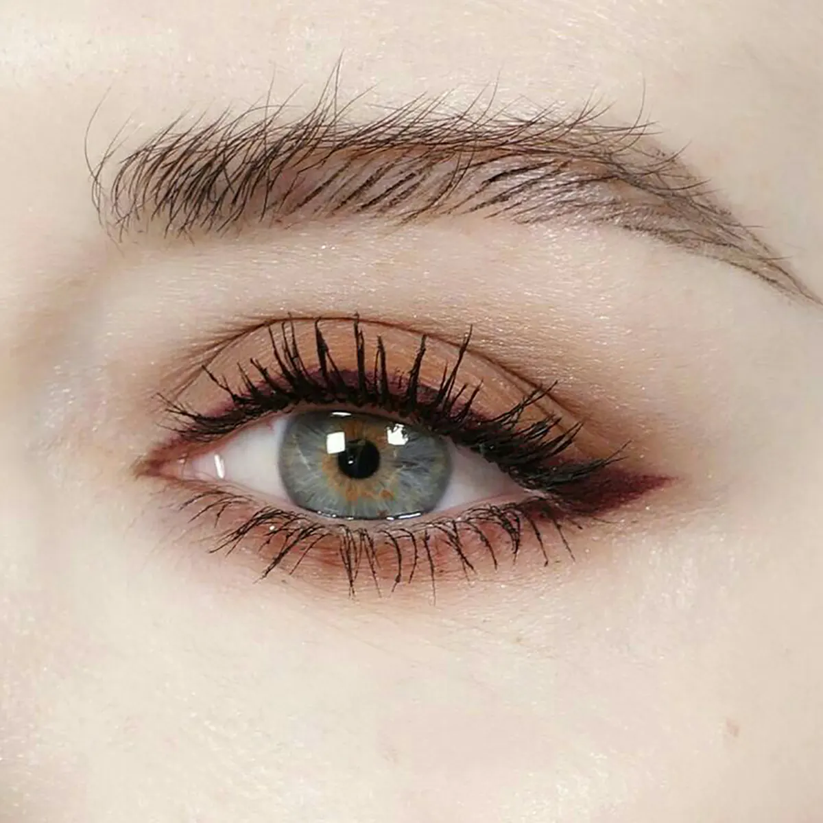 خط چشم گربه ای ساده