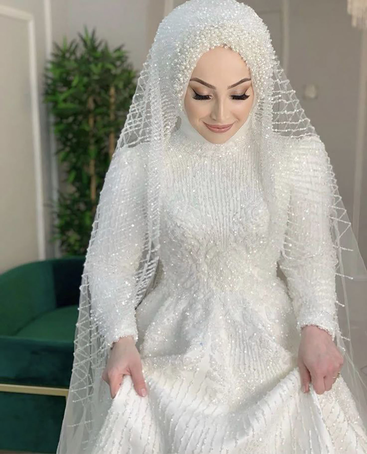 عروس با حجاب با تاج
