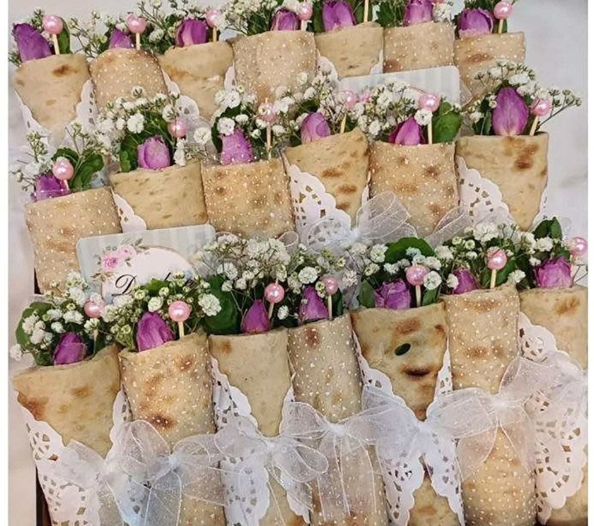 نون پنیر سبزی عقد با کیه