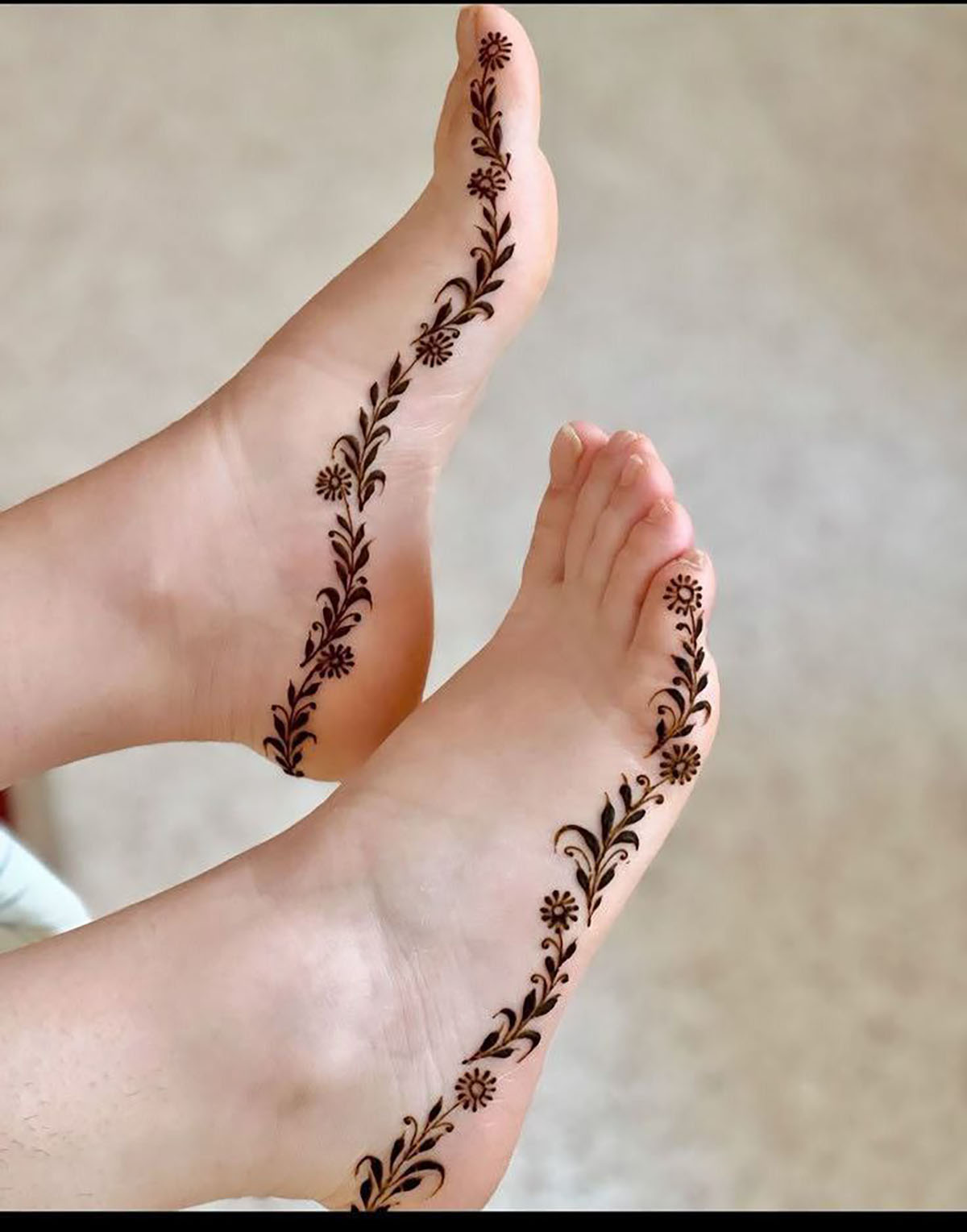 نقش حنا ساده دخترانه عربی