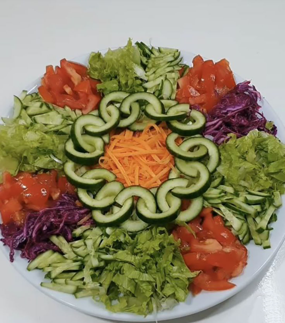 تزیین سالاد کاهو ساده
