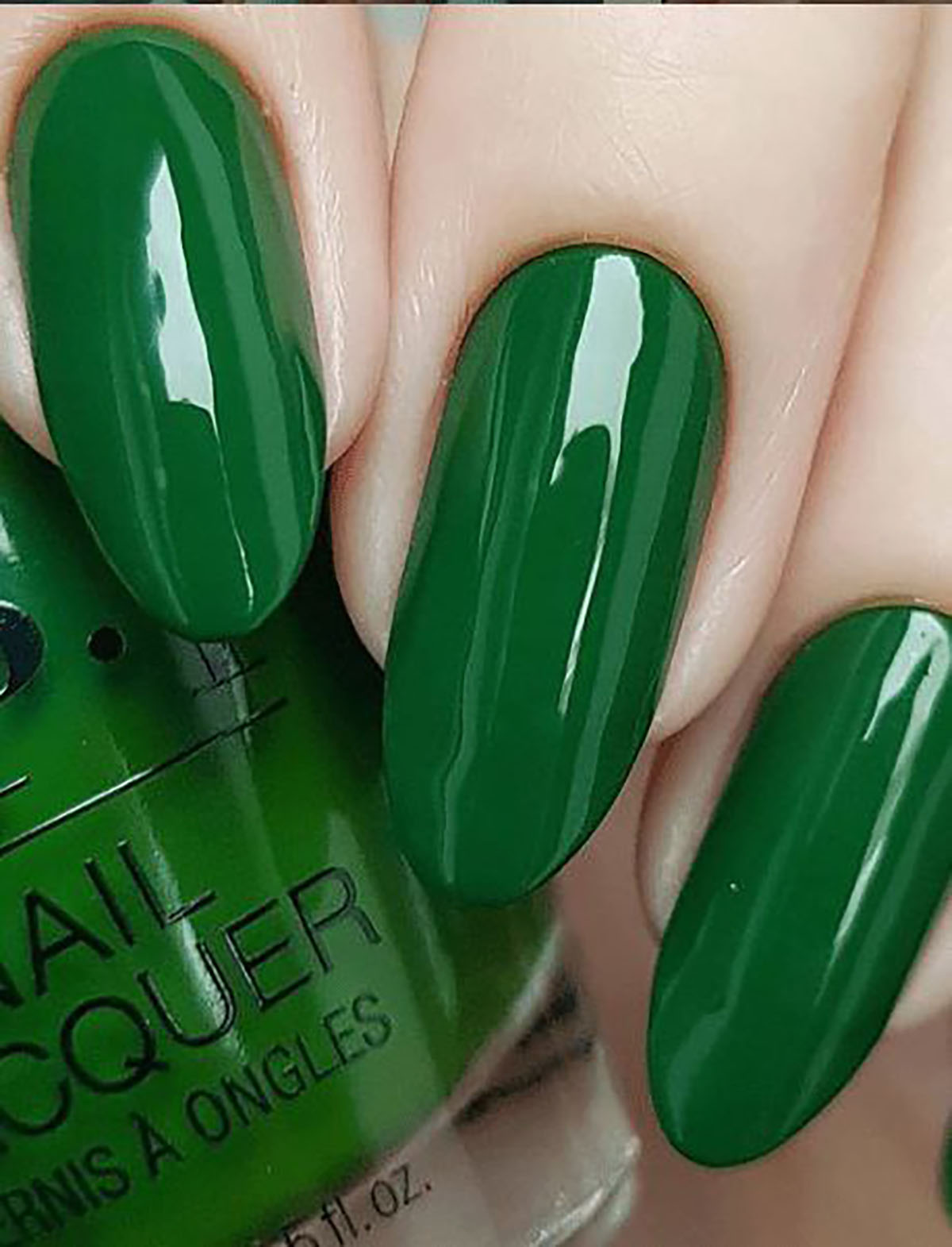 طرح ناخن سبز و طلایی