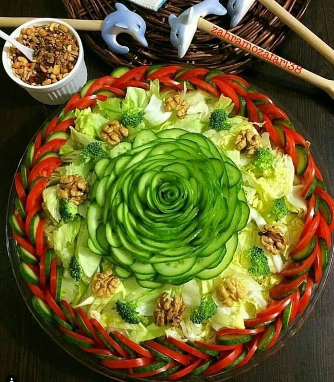 تزیین سالاد ساده و شیک
