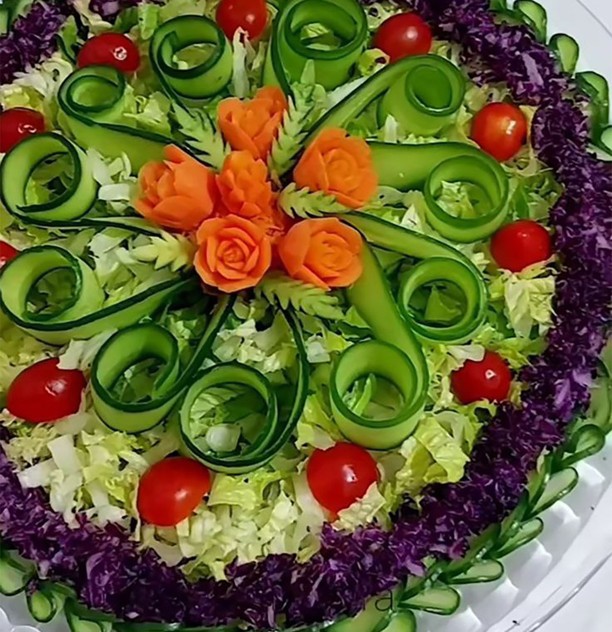 تزیین سالاد برای مهمانی ساده