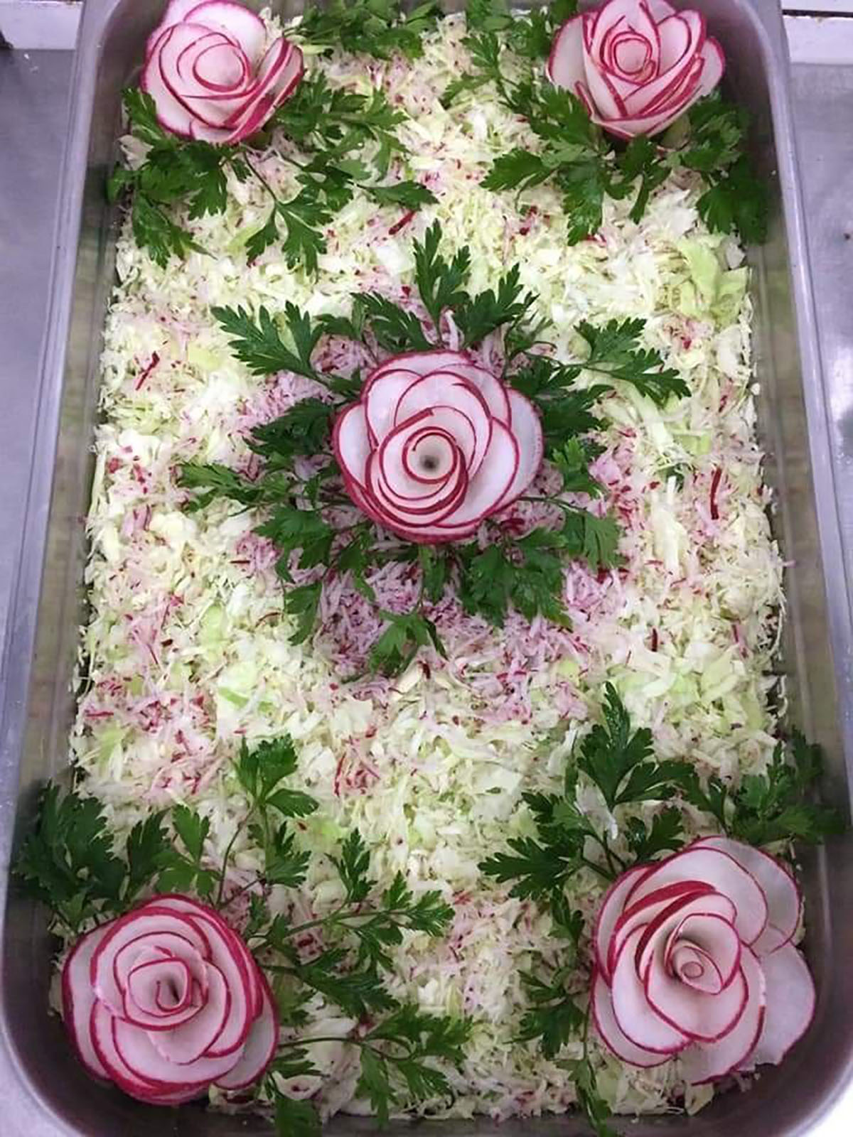 تزیین سالاد برای مهمانی ساده