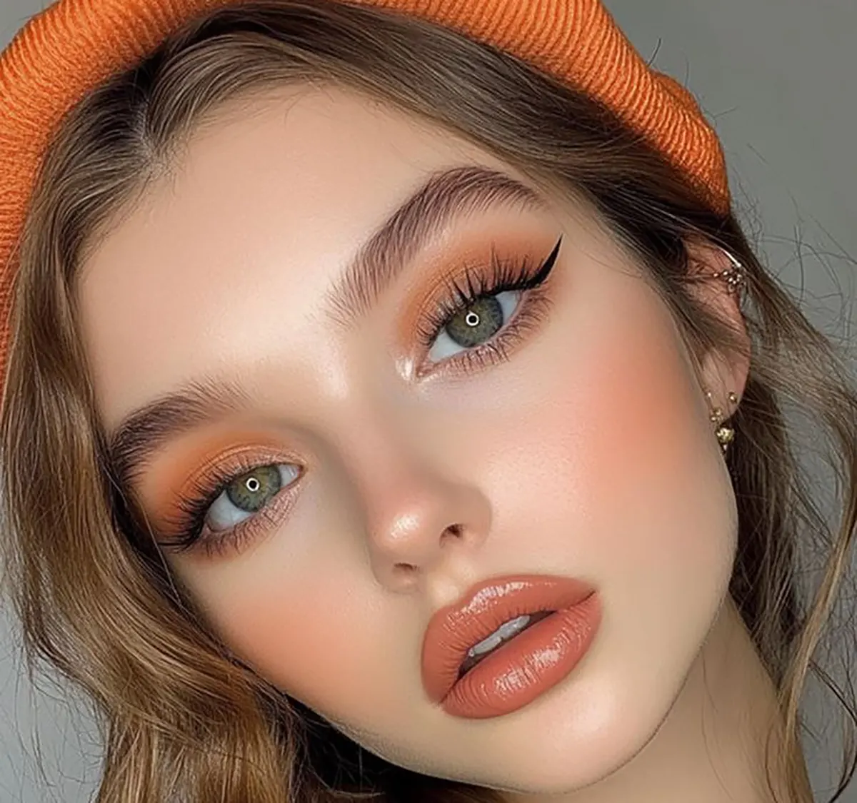 میکاپ عروسکی شاین
