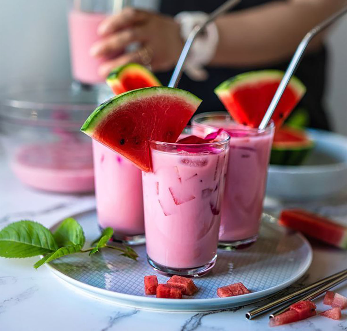 طرز تهیه نوشیدنی خنک برای مهمانی
