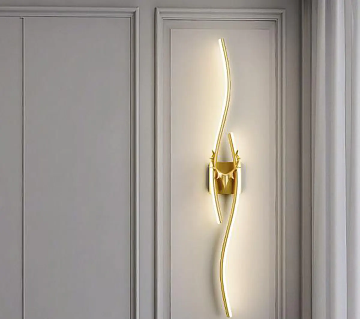 چراغ دیواری کلاسیک

