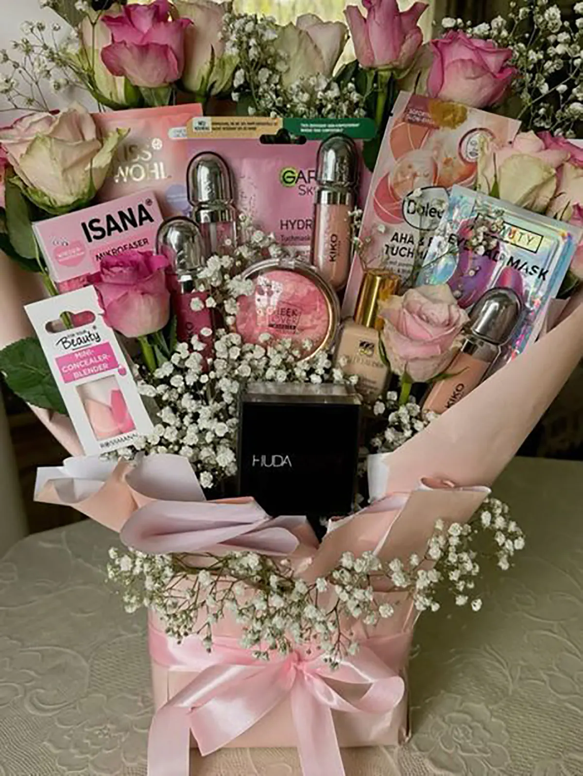 دسته گل کوچک برای هدیه
